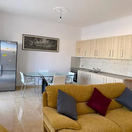 Aloha House * Vlore