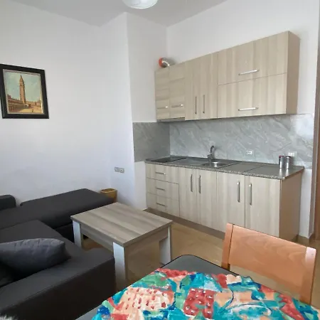 Aloha House Vlorë